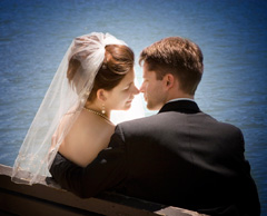 Bride Groom Kiss